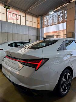 هیوندای ئەلەنترا